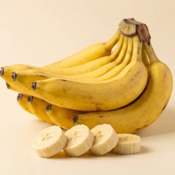 Ripe Thai Namwa bananas and banana slices